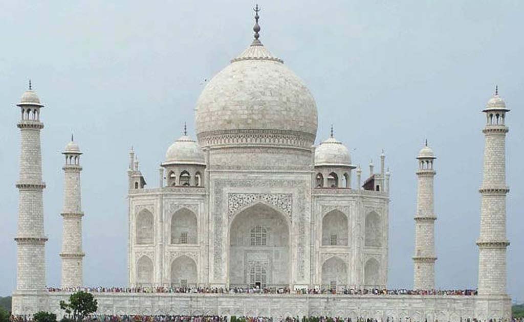 Golden Taj To Spread Awareness Of Childhood Cancer