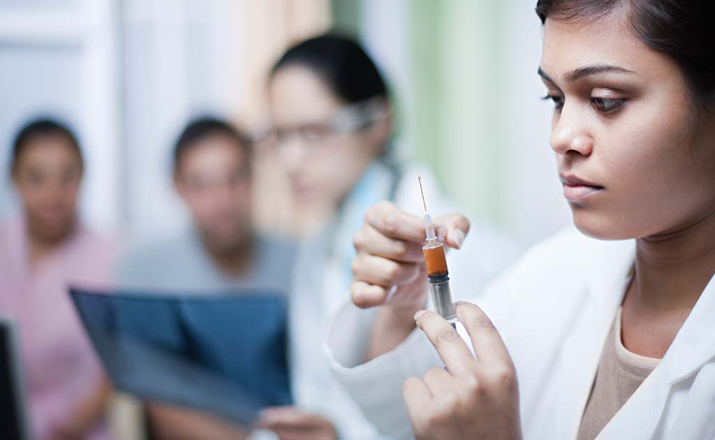 Vaccination During Pregnancy Cuts Baby's Flu Risk