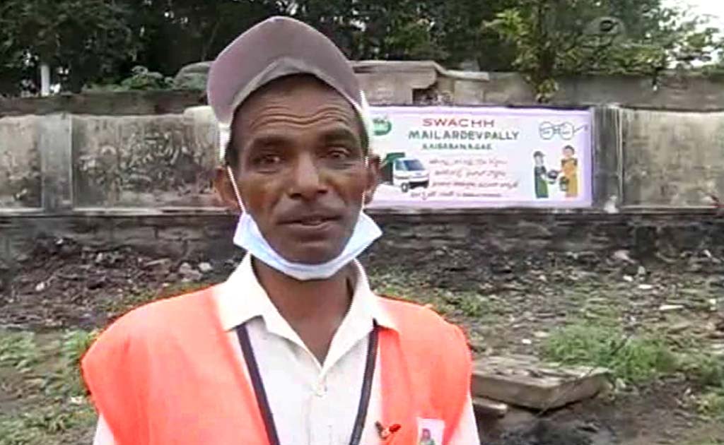 PM Honours Sanitation Worker For Not Taking Off In 16 Years