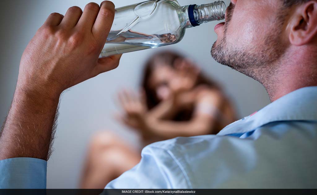 A Bad Relationship Ups Risk Of Infection In Mother, Child: Researchers