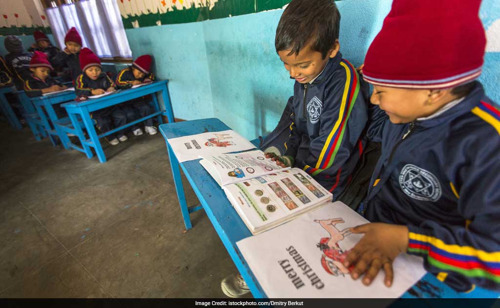 Delhi&rsquo;s Municipal Body To Distribute Free Textbooks, Bags To School Kids