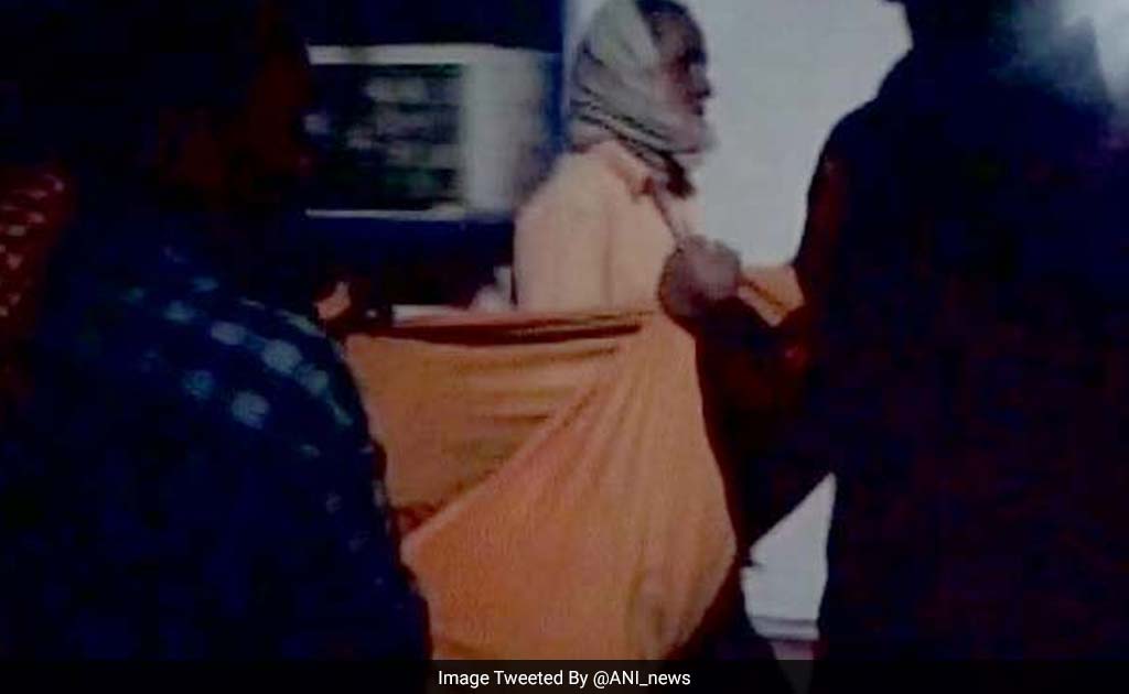 A Dana Majhi Everywhere. No Ambulance, Woman&rsquo;s Body Carried By Family