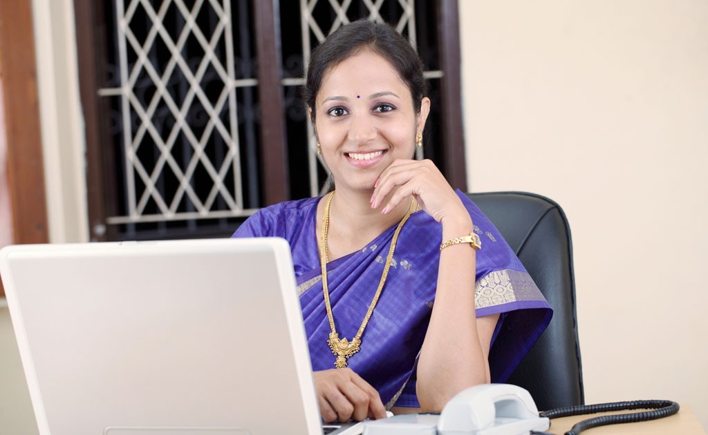 Reasons Behind Declining Female Workforce In India