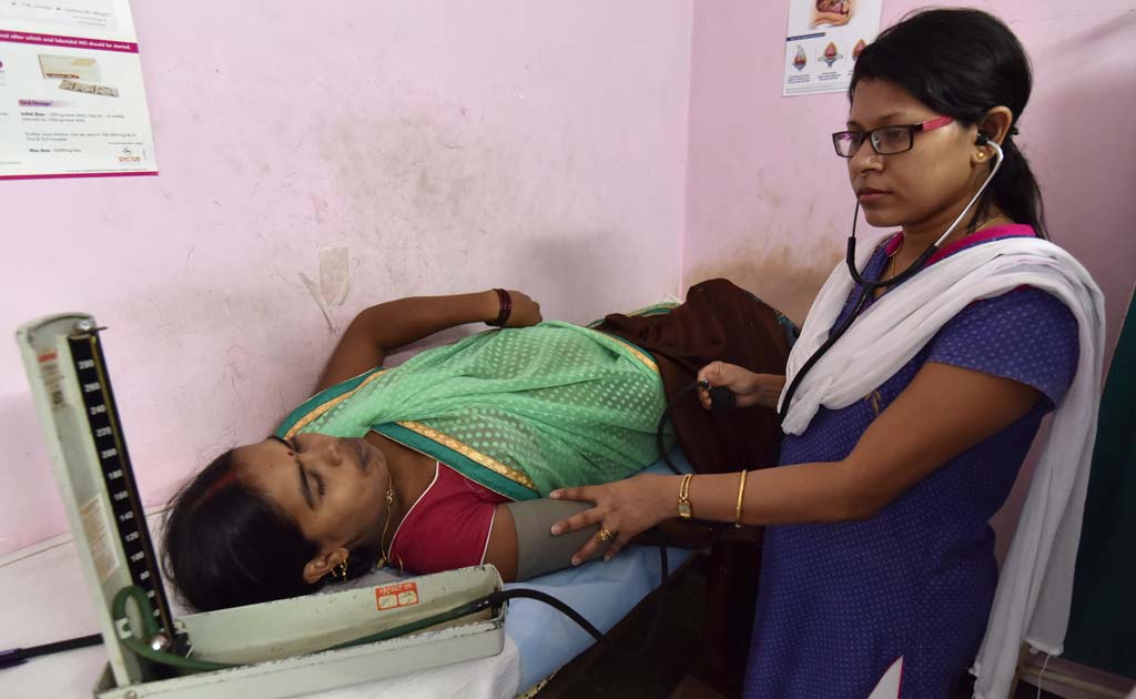 Most Indians Don&rsquo;t Trust Private Healthcare Services But Still Opt For It, Reveals Survey
