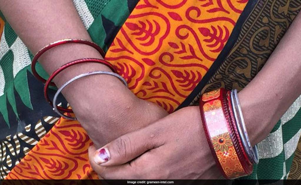 Now, New &lsquo;Smart Bangle&rsquo; That Sends Pregnancy Tips