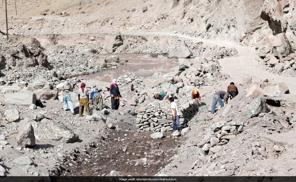 Pace Of Rural Road Building Slows Down, Under 50% Of Targeted Habitations Reached In 2016-17: Study