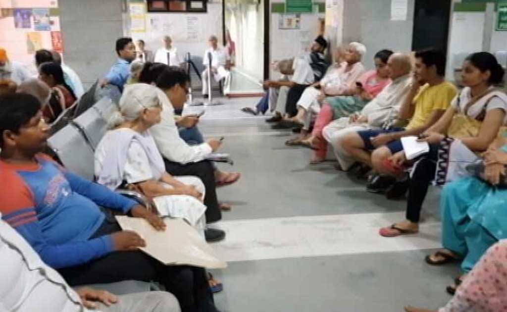 Overcrowded, Understaffed: Only 100 Of 250 Beds Functional In This West Delhi Hospital
