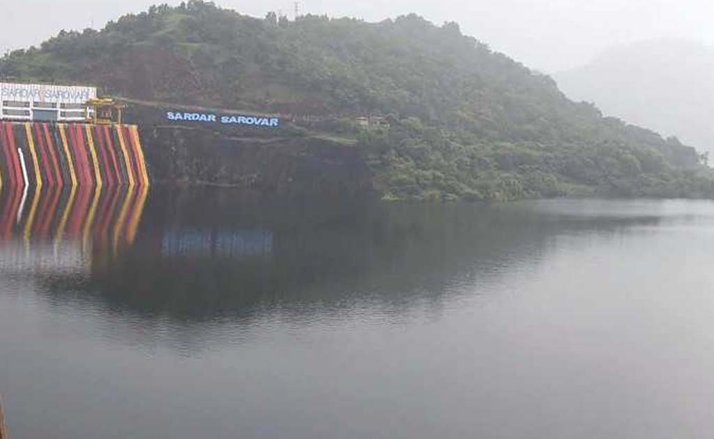 As Sardar Sarovar Dam Opens, Activists Vow Not To Give Up Fight Against Evictions As Sardar Sarovar Dam Opens, Activists Vow Not To Give Up Fight Against Evictions