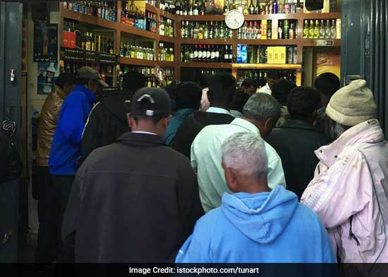 Highway Liquor Vendor Ban: 3000 Alcohol Shops In Goa To Be Shut Down