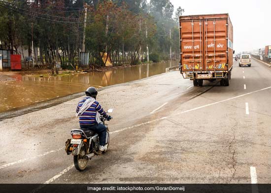 No Compromise On Road Safety: Government Likely To Ban Sale Of Helmets With Non-ISI Mark Across India