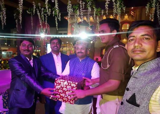 Guests At This Agra Wedding Get Helmets Along With Sweets For Being Lax Towards Road Safety