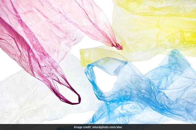 Maharashtra to continue with total ban on plastic carry bags | Mumbai News  - Times of India