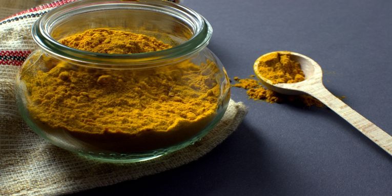 4 Best Ways to Use Turmeric for Hair Loss and Hair Fall Control